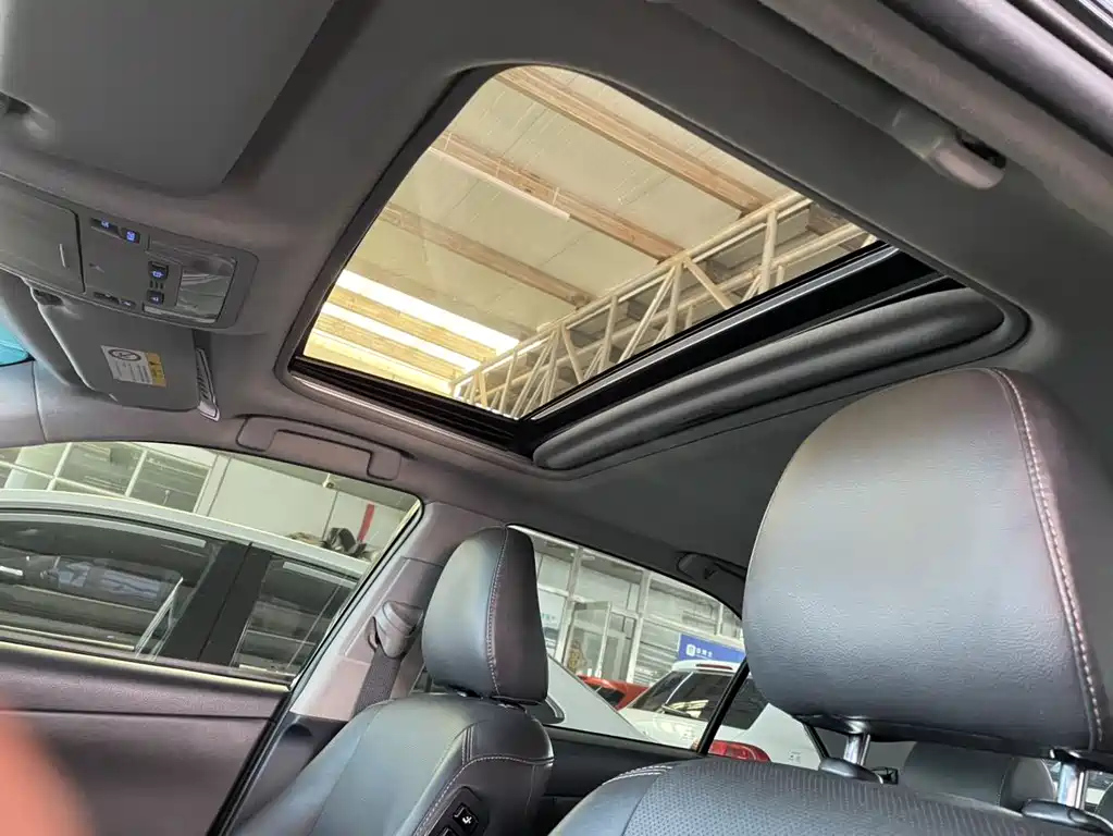 TOYOTA CAMRY 2017