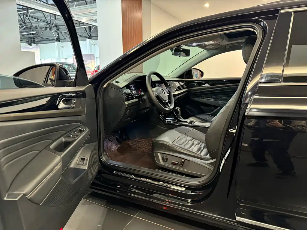 VOLKSWAGEN PASSAT 2020