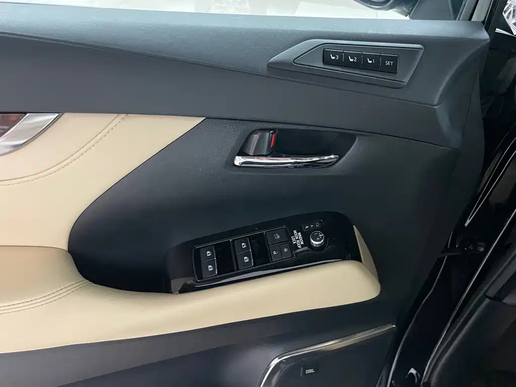 TOYOTA ALPHARD 2018