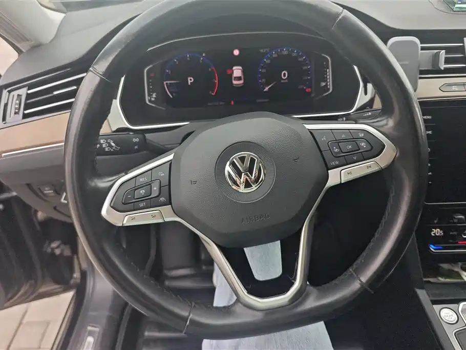 VOLKSWAGEN MAGOTAN 2020