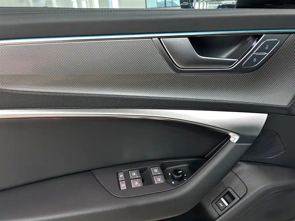 AUDI A6L 2023