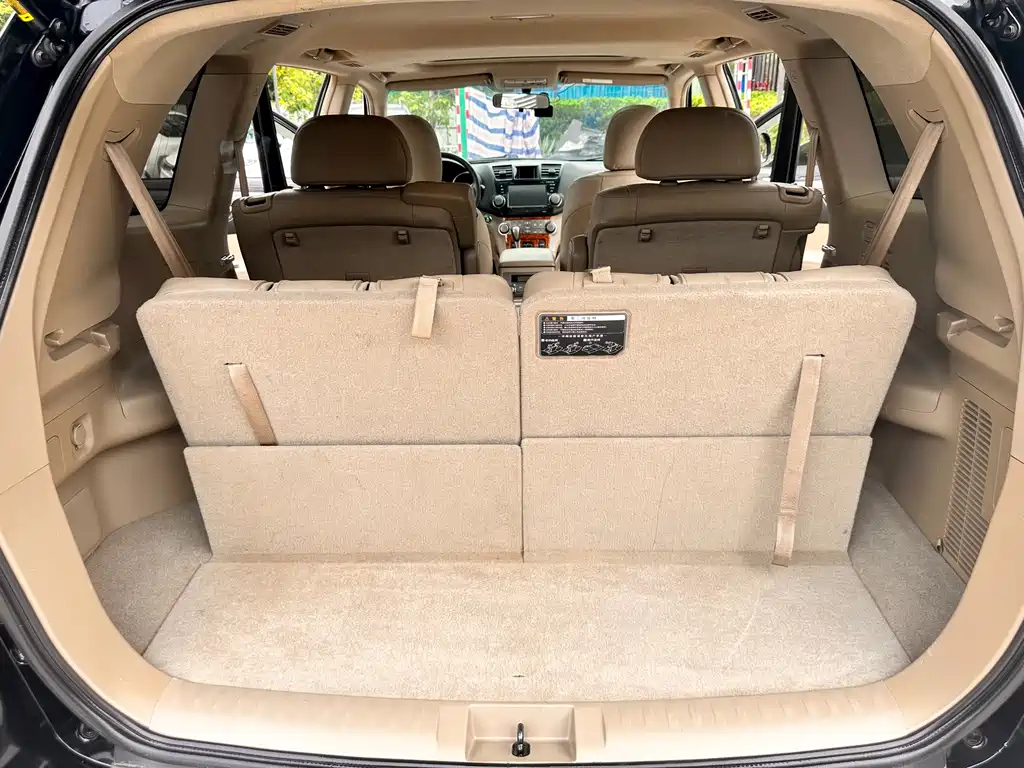 TOYOTA HIGHLANDER 2013