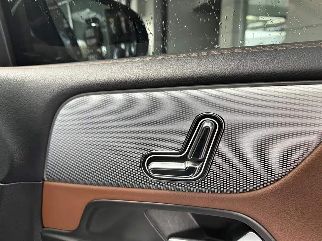 MERCEDES BENZ GLB 2022