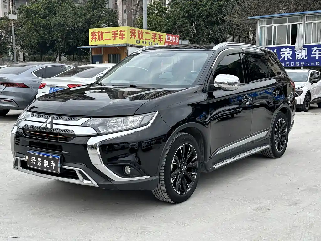 MITSUBISHI OUTLANDER 2020