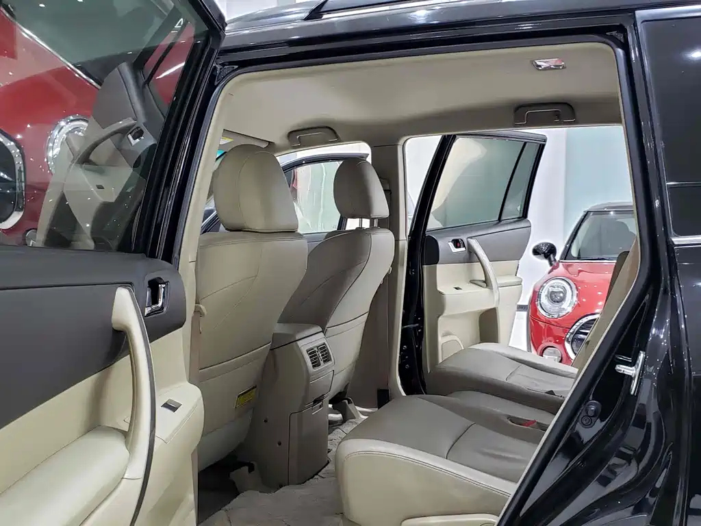 TOYOTA HIGHLANDER 2012