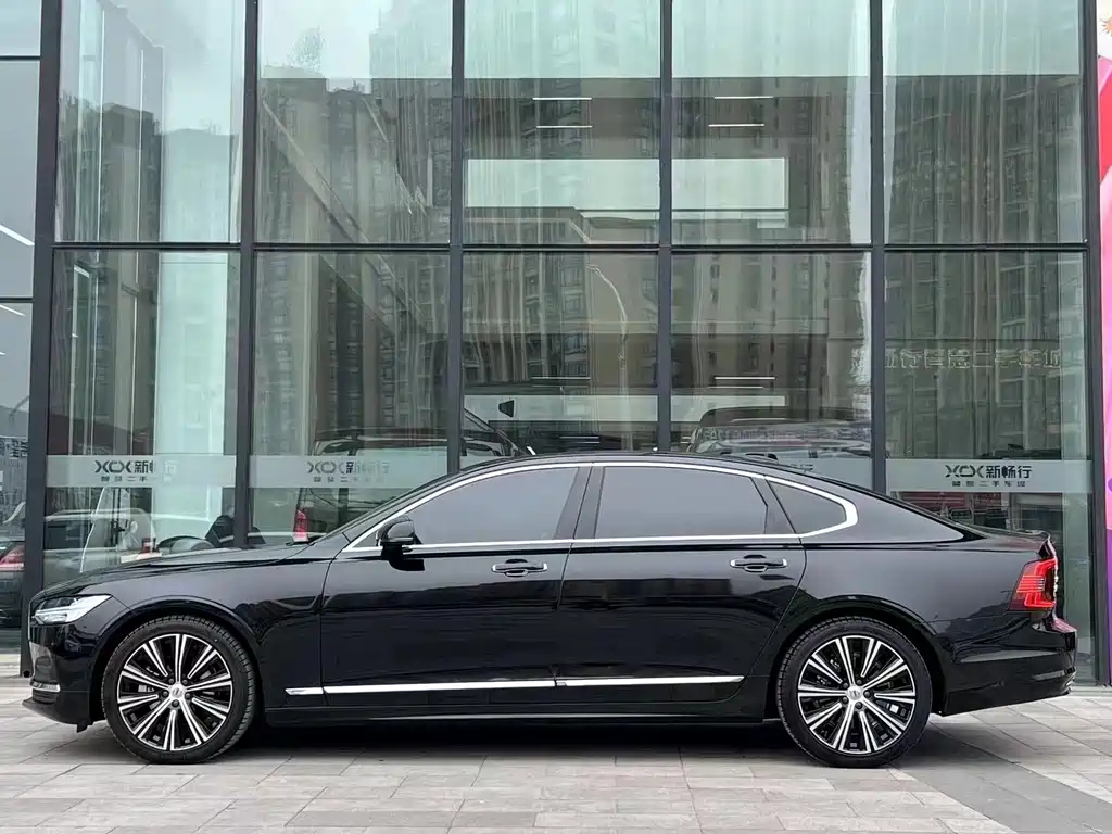 VOLVO S90 2021