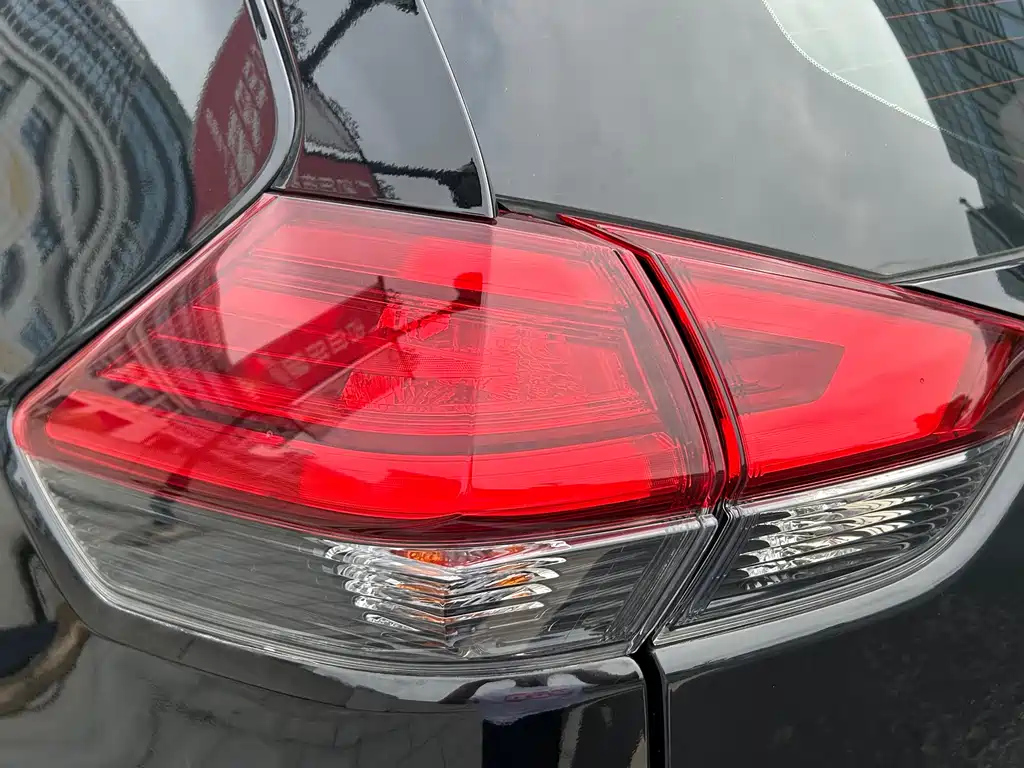 NISSAN X-TRAIL 2023