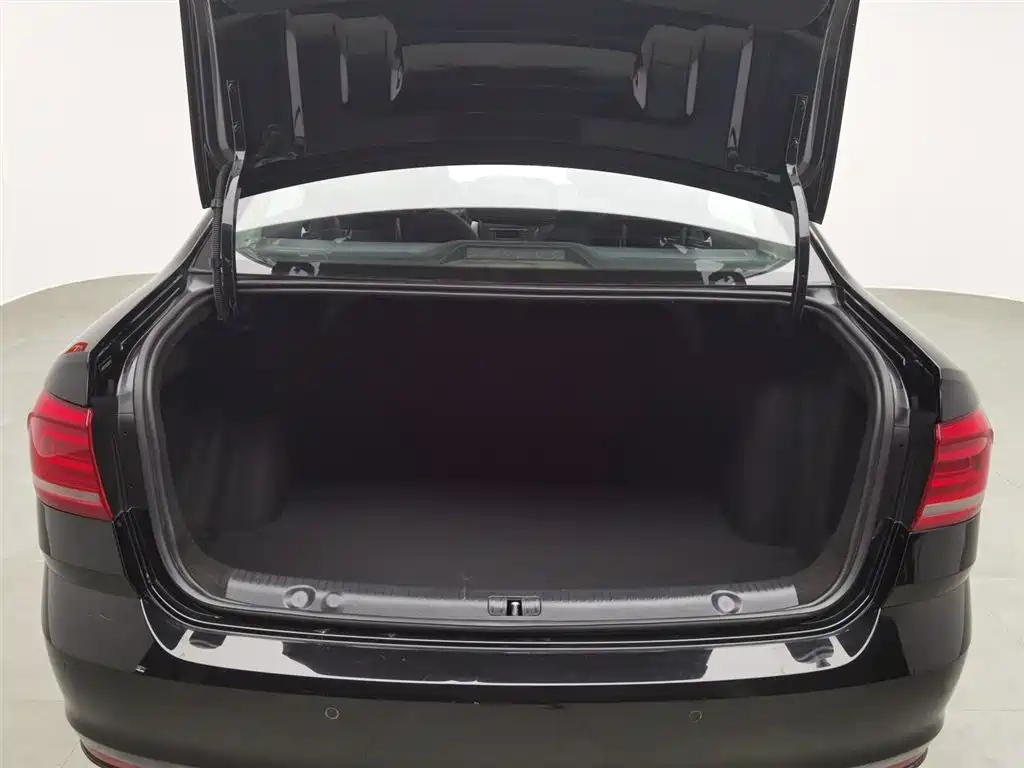 VOLKSWAGEN LAVIDA 2018