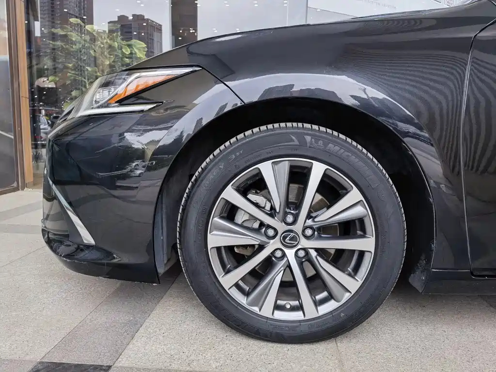 LEXUS ES 2021