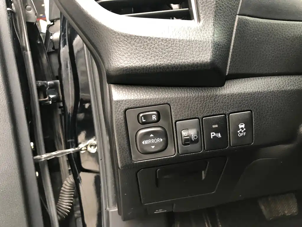 TOYOTA RALINK 2017