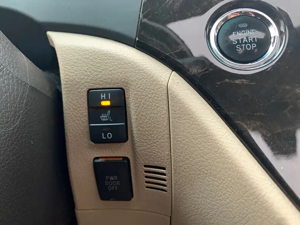 TOYOTA ALPHARD 2012