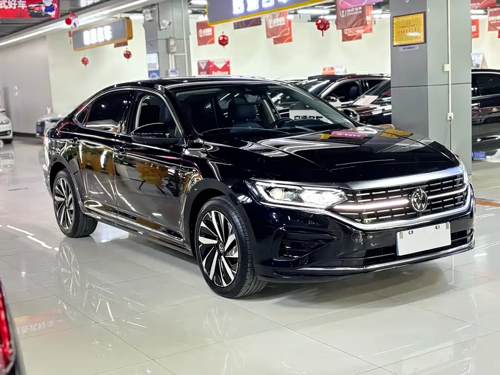 VOLKSWAGEN PASSAT 2023