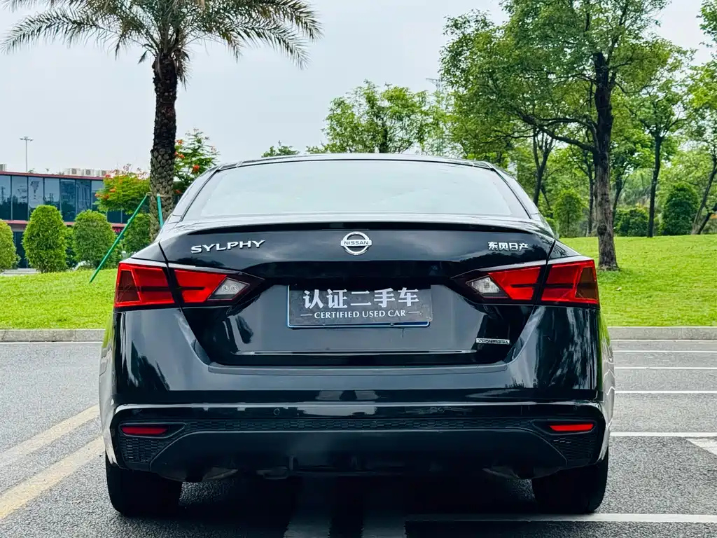 NISSAN TEANA 2020