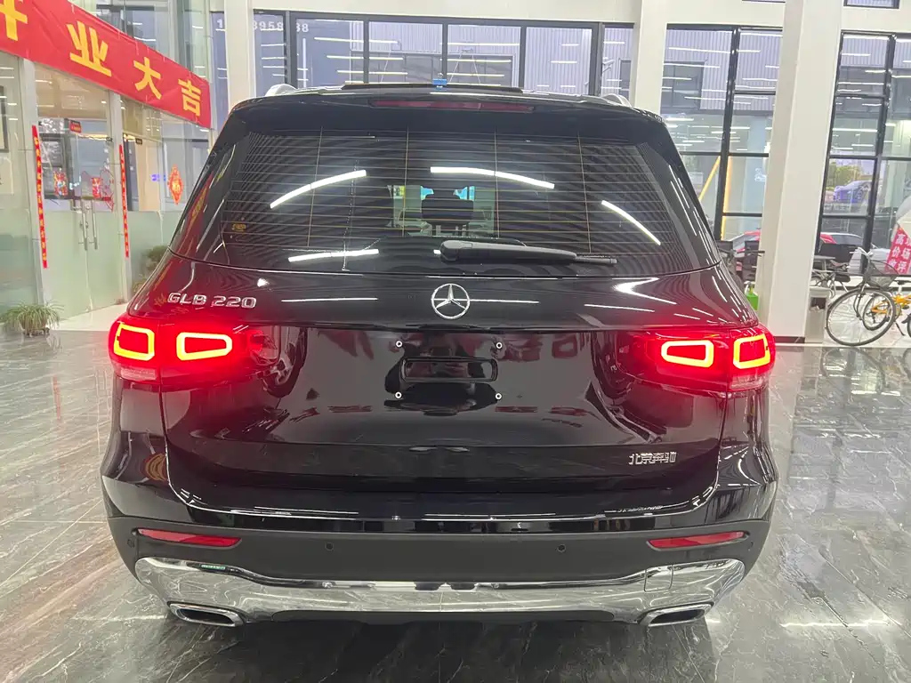 MERCEDES BENZ GLB 2023