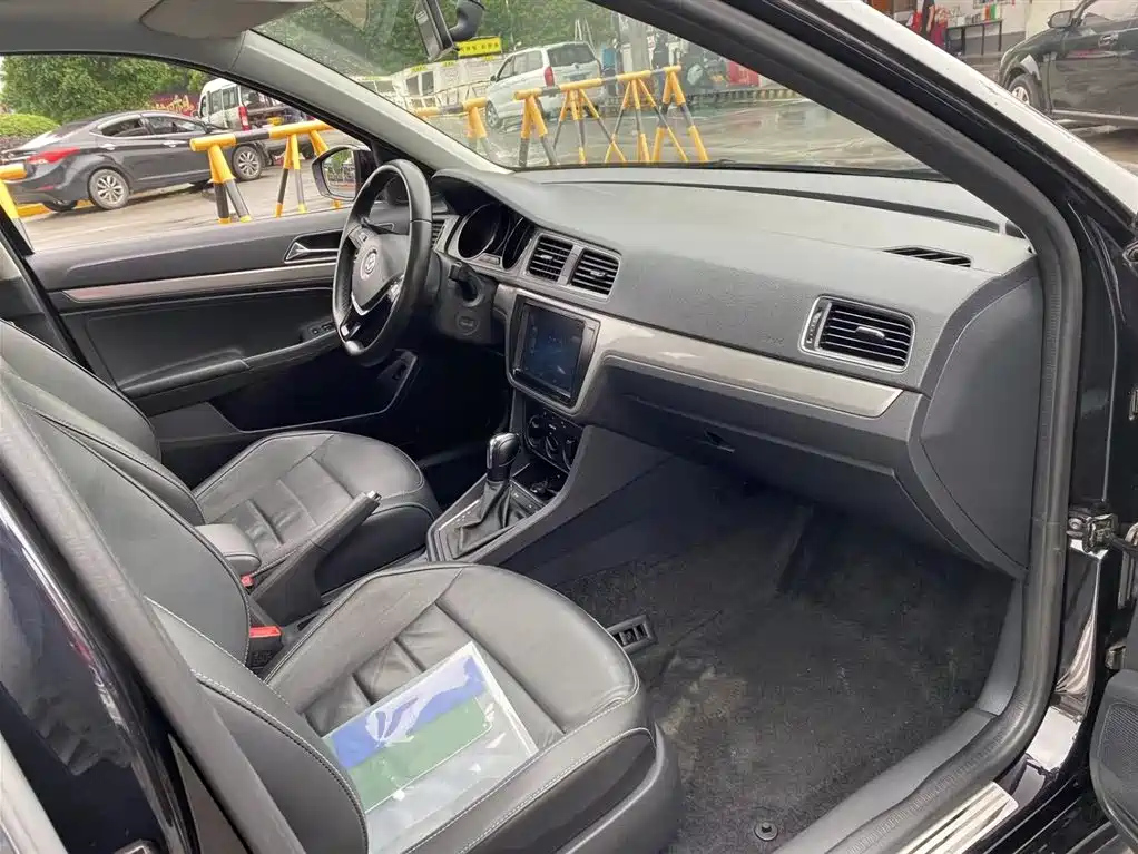 VOLKSWAGEN LAVIDA 2018