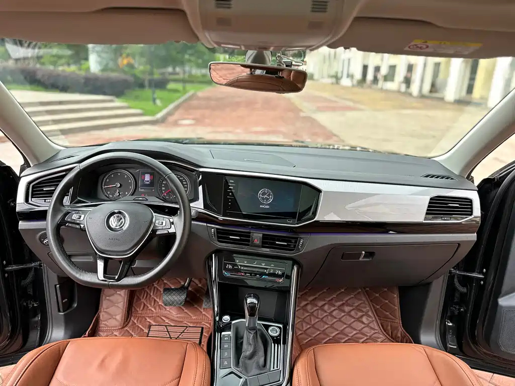 VOLKSWAGEN TAYRON 2020