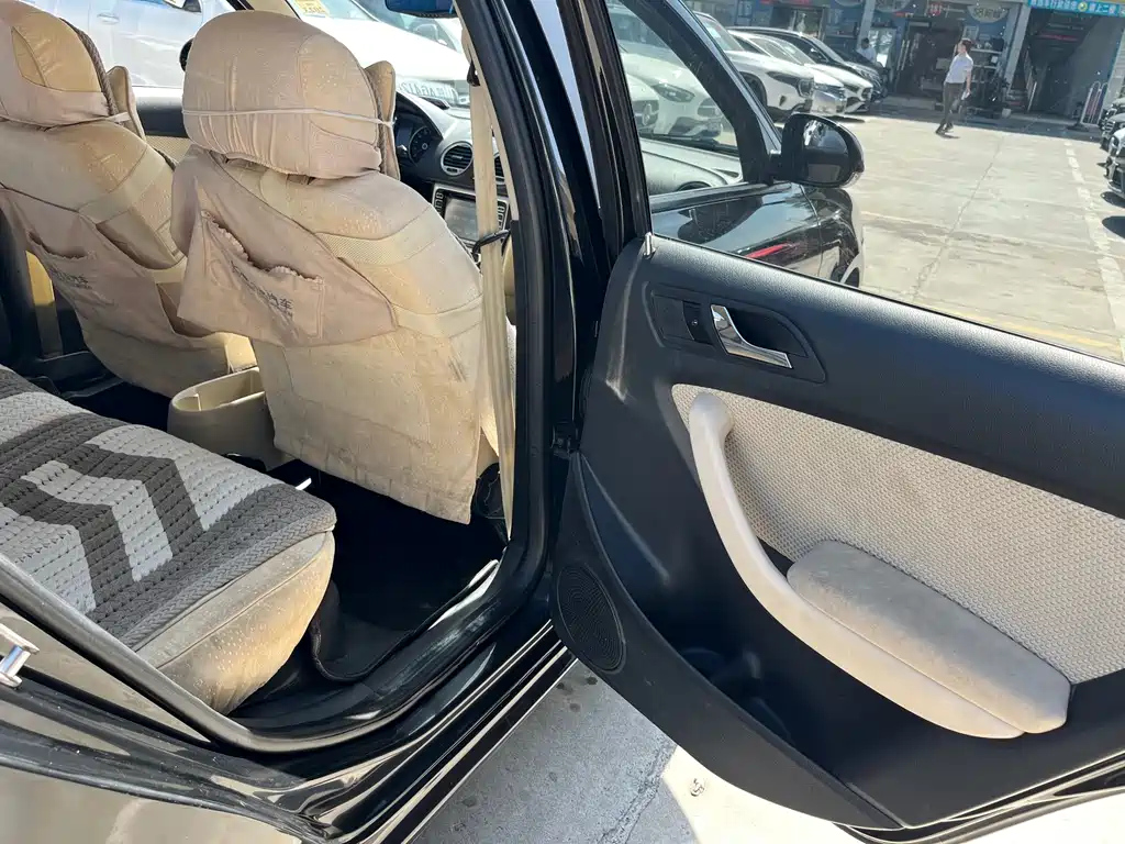 VOLKSWAGEN LAVIDA 2013
