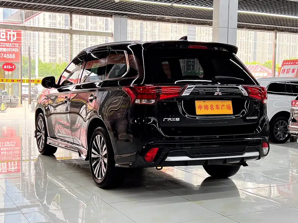 MITSUBISHI OUTLANDER 2022