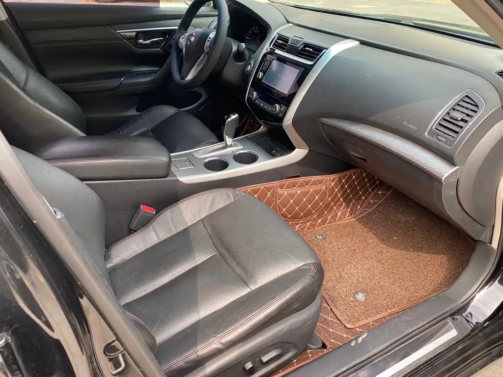 NISSAN TEANA 2017