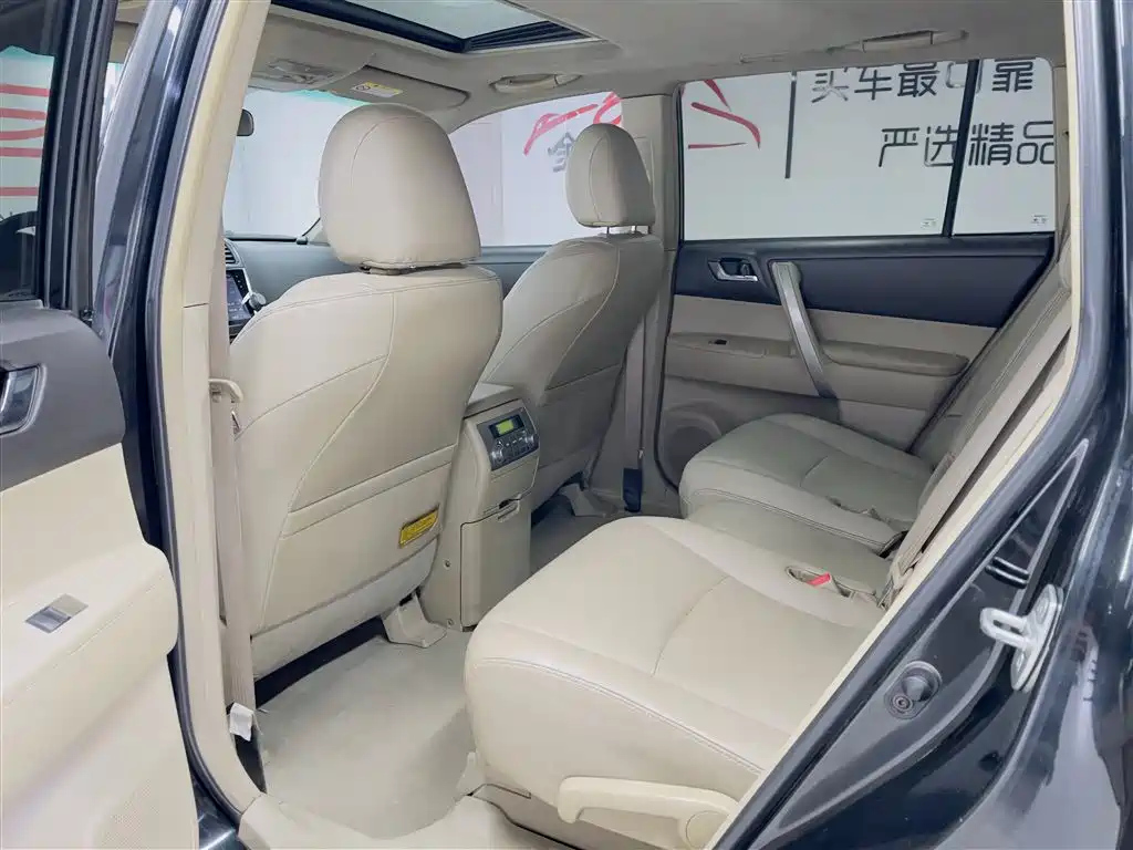 TOYOTA HIGHLANDER 2012
