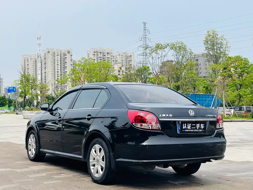 VOLKSWAGEN LAVIDA 2013