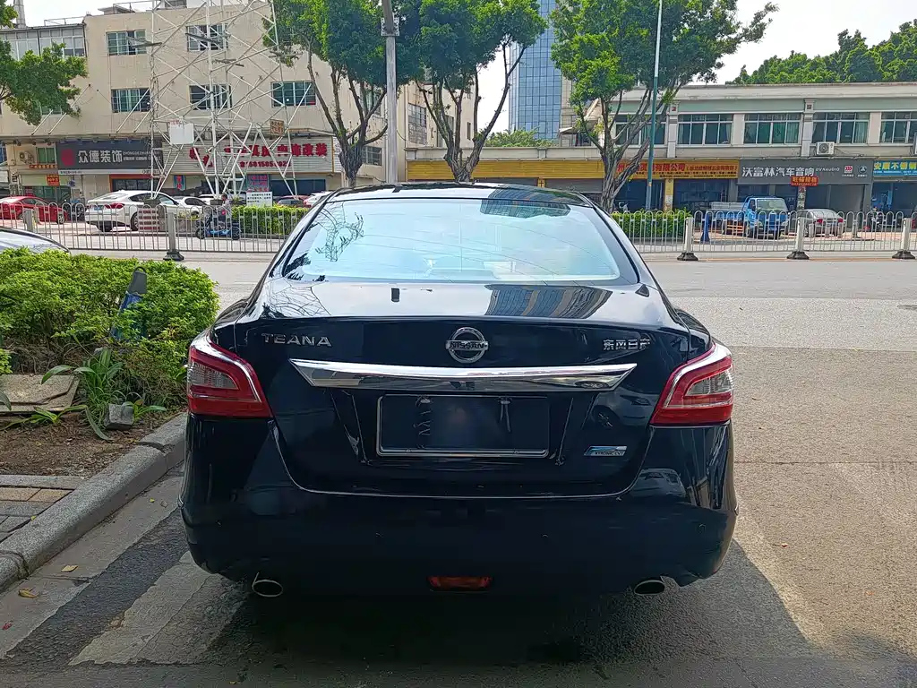 NISSAN TEANA 2015
