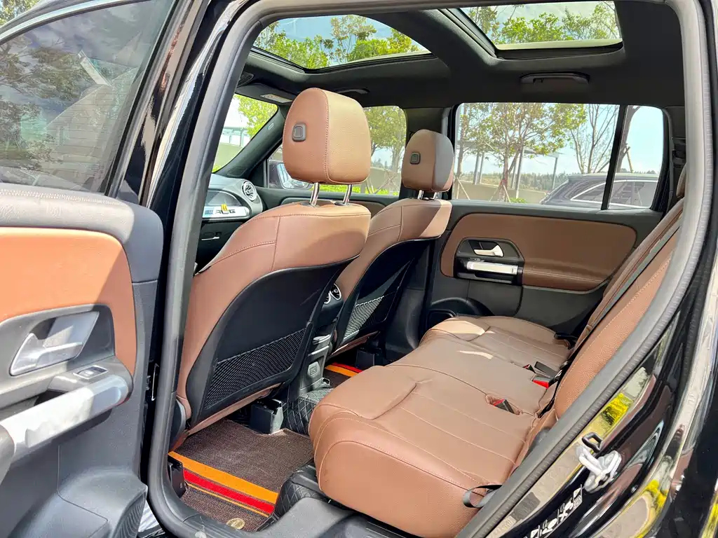 MERCEDES BENZ GLB 2023