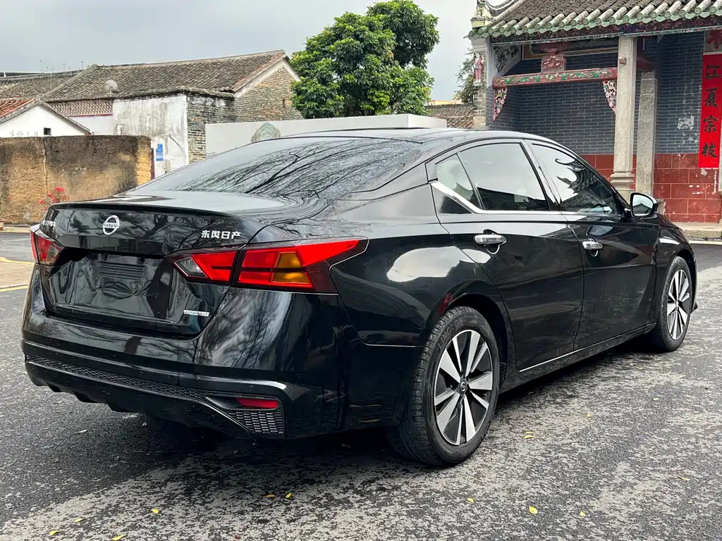 NISSAN TEANA 2022