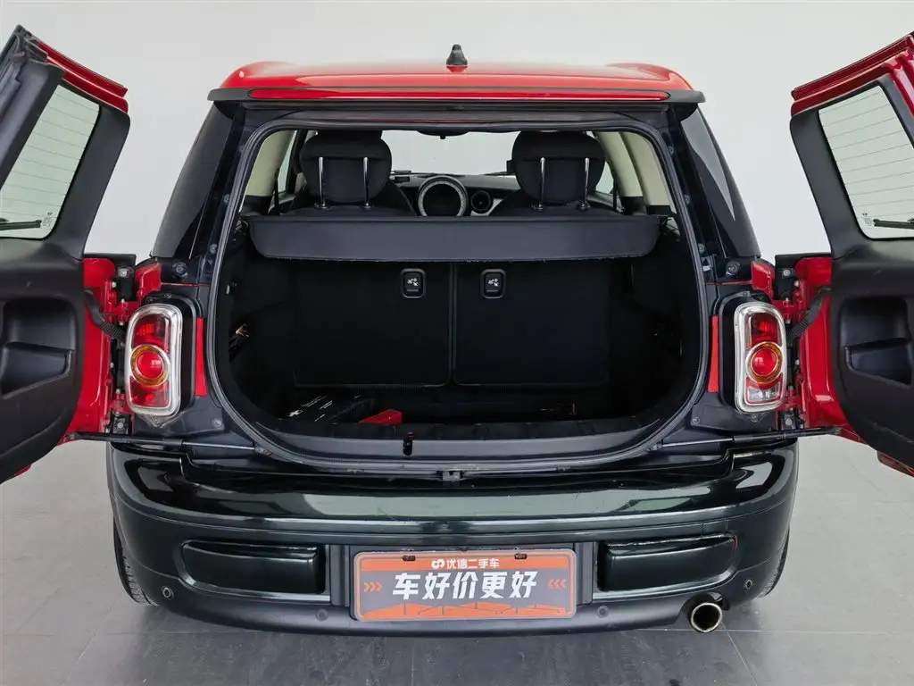 MINI CLUBMAN 2011