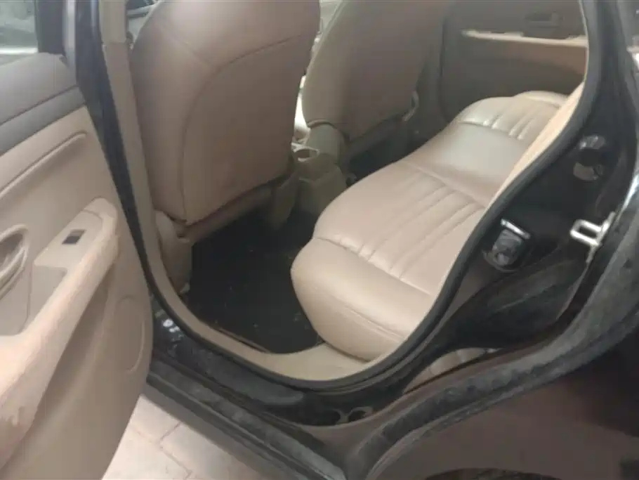NISSAN SYLPHY 2017