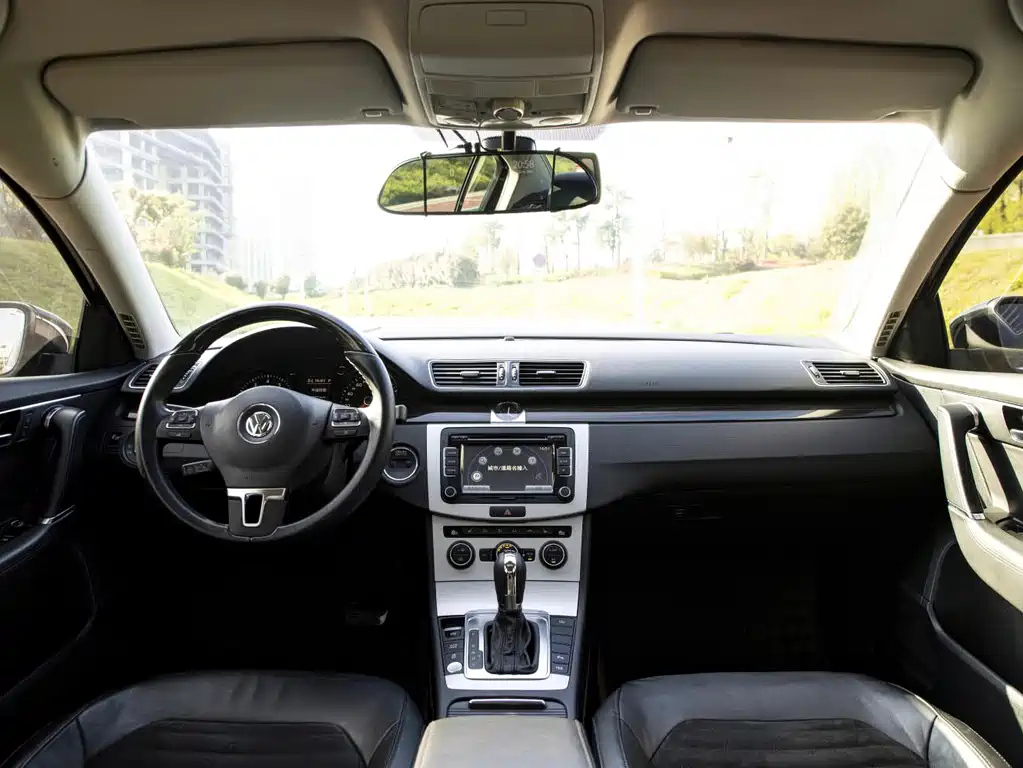 VOLKSWAGEN MAGOTAN 2014