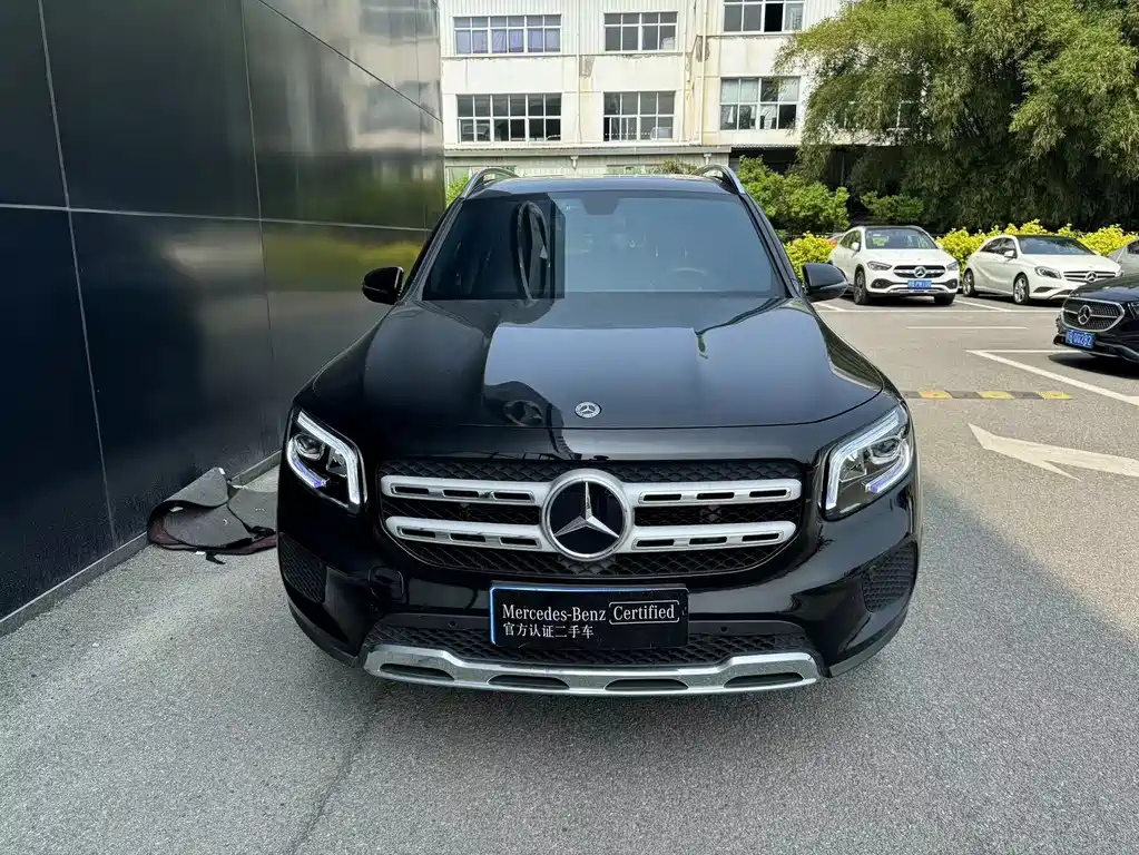 MERCEDES BENZ GLB 2023
