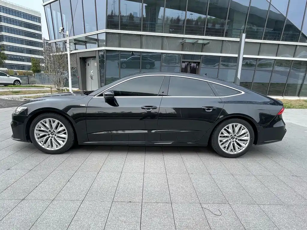 AUDI A7 2021