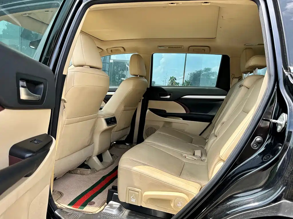 TOYOTA HIGHLANDER 2015