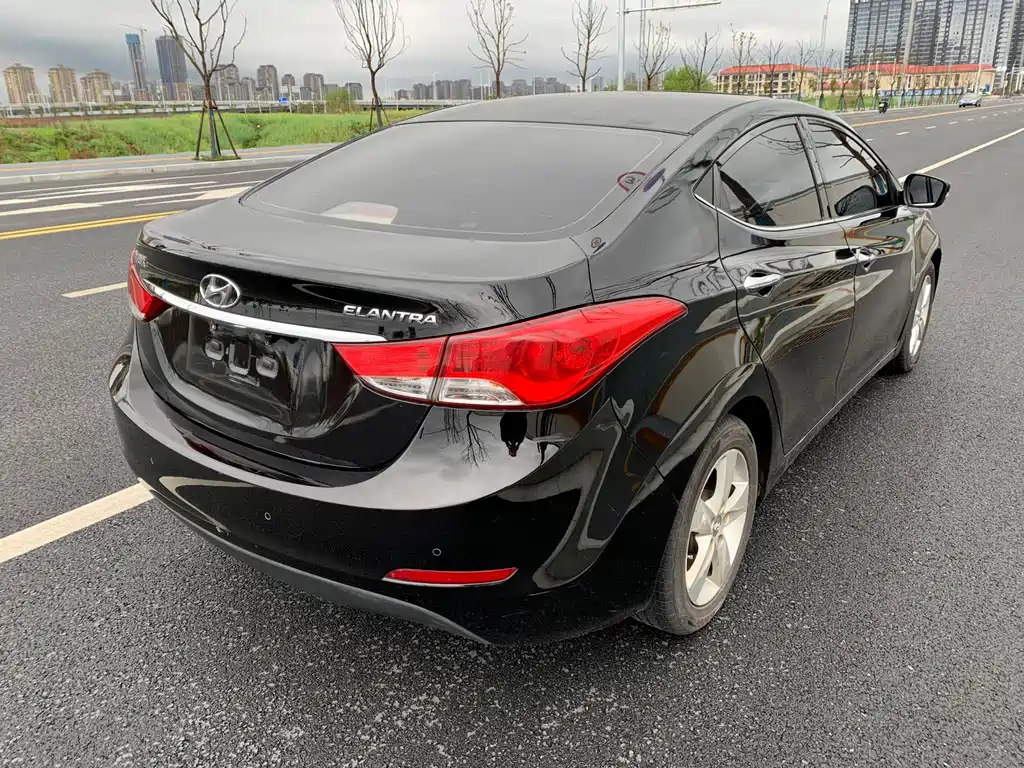 HYUNDAI ELANTRA 2013