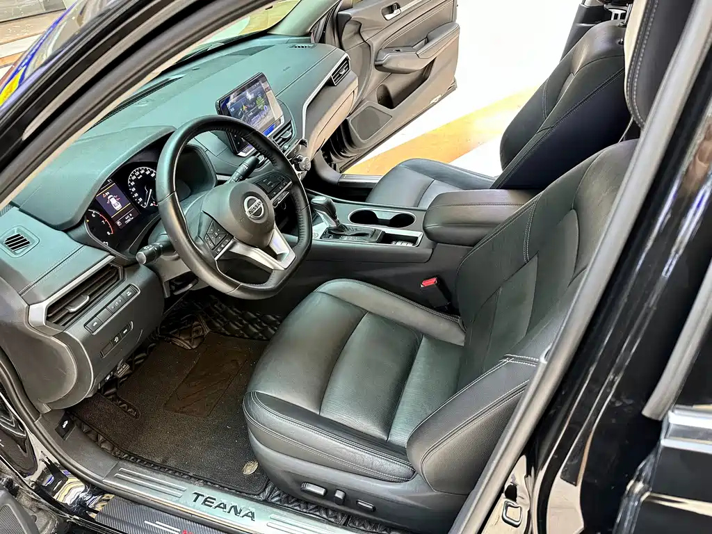 NISSAN TEANA 2020