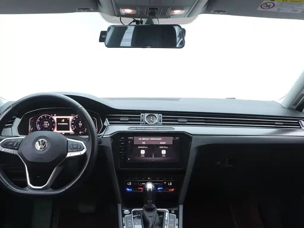 VOLKSWAGEN MAGOTAN 2020