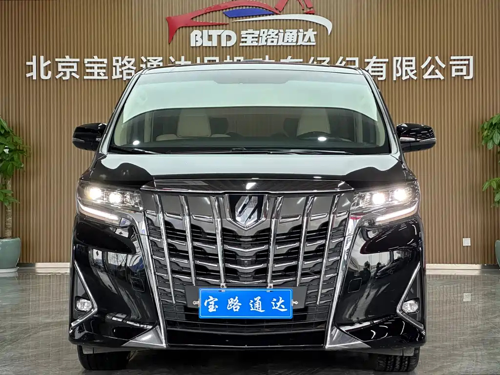 TOYOTA ALPHARD 2018
