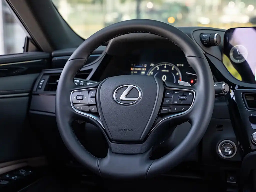 LEXUS ES 2024