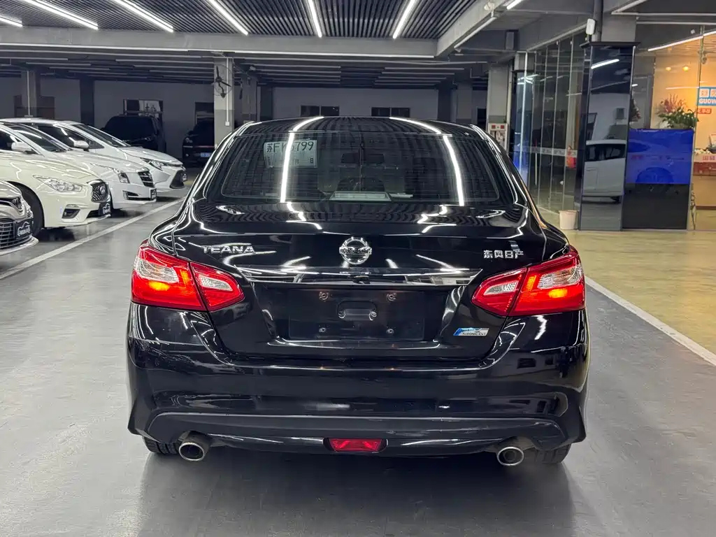 NISSAN TEANA 2019