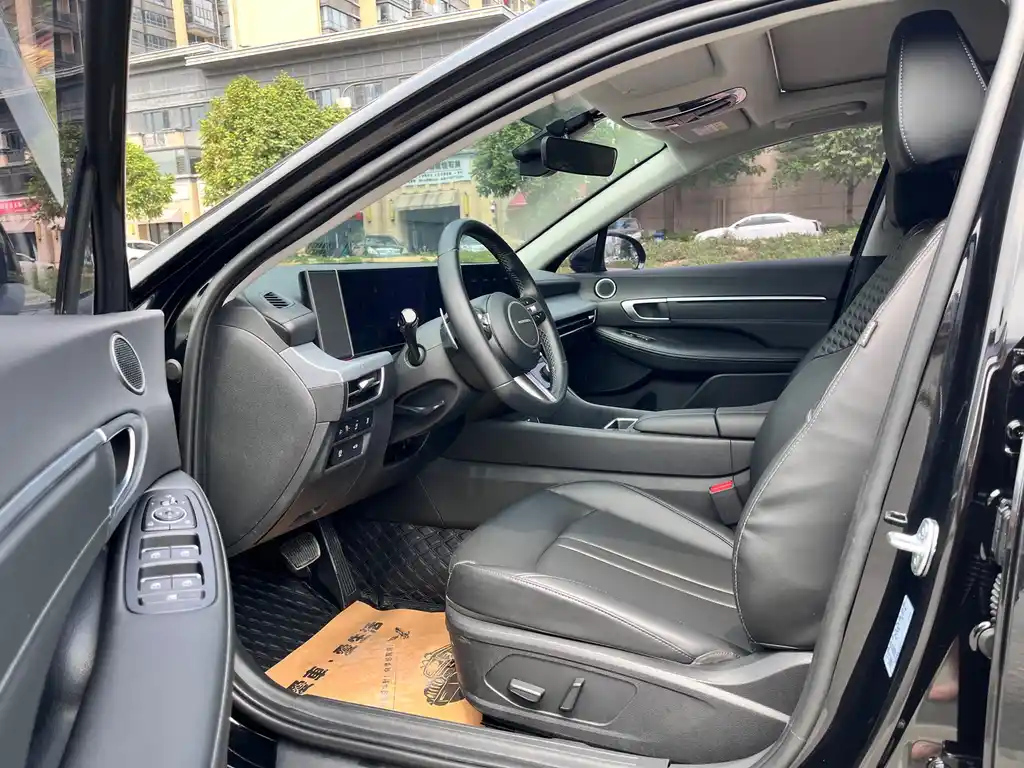 HYUNDAI SONATA 2024