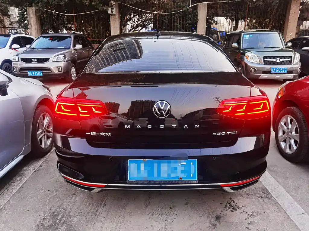 VOLKSWAGEN MAGOTAN 2021