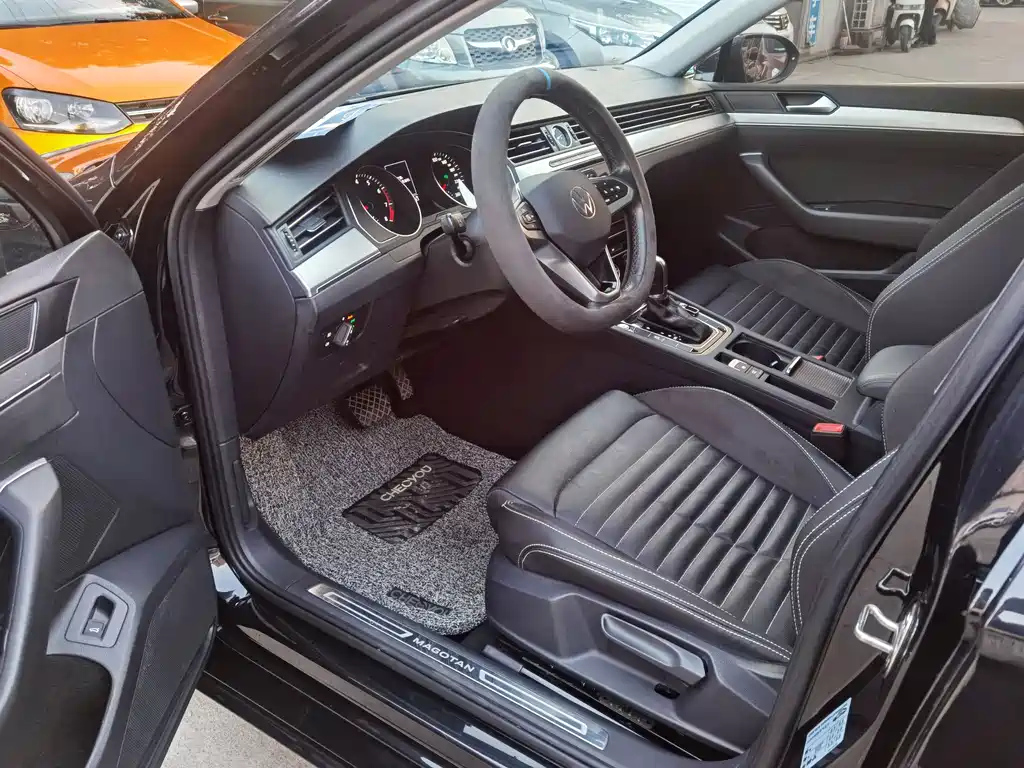 VOLKSWAGEN MAGOTAN 2021