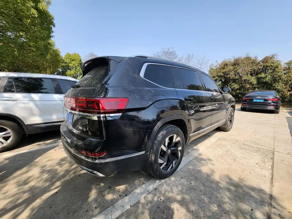 VOLKSWAGEN TOURAN 2022