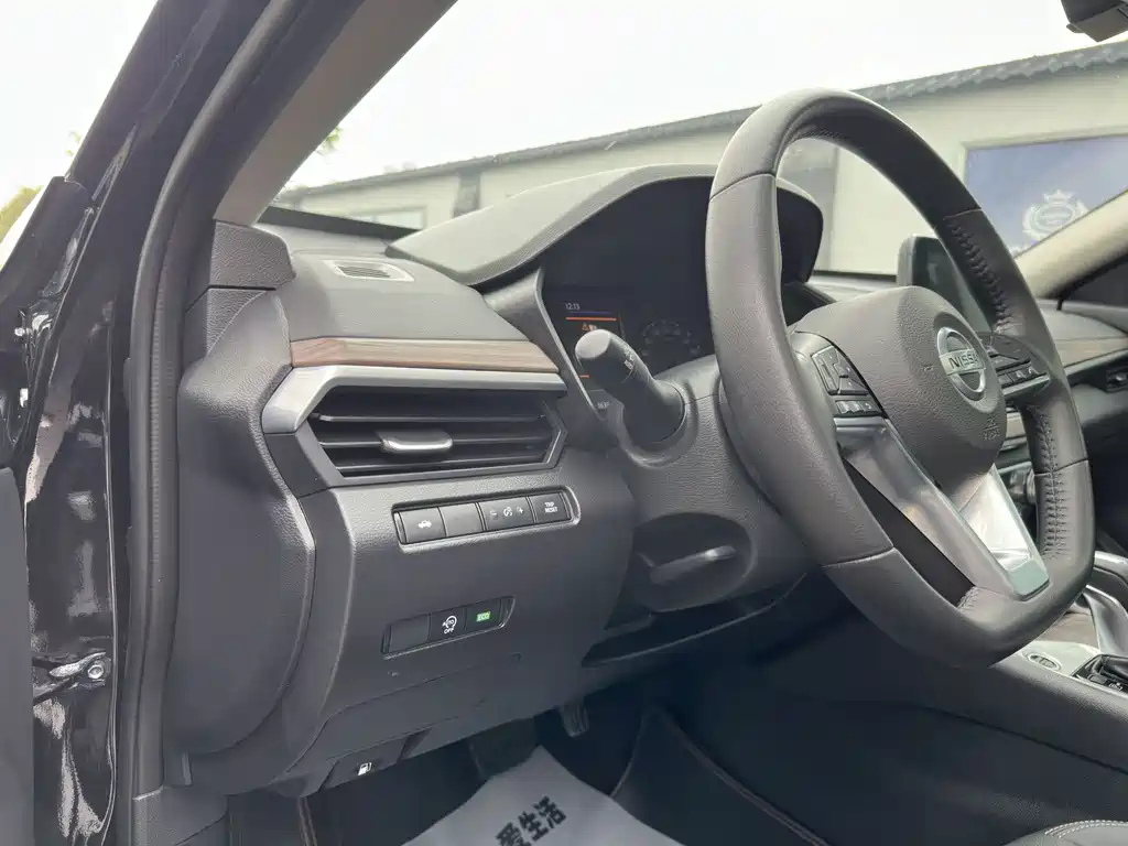 NISSAN TEANA 2022