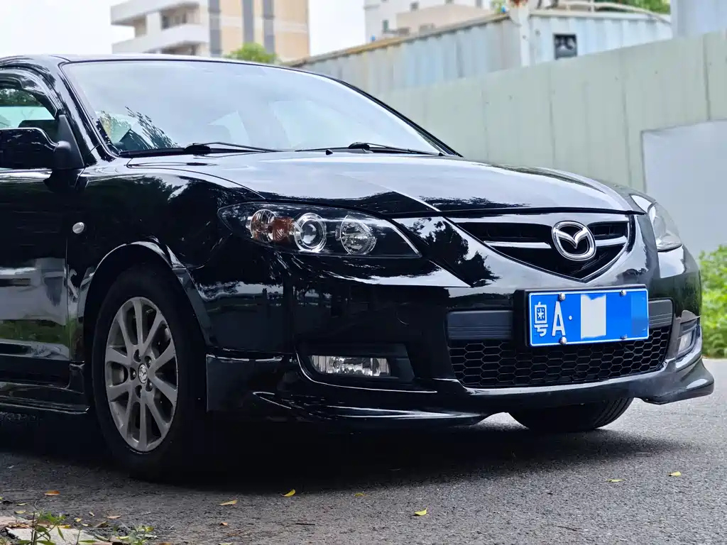 MAZDA 3 2010