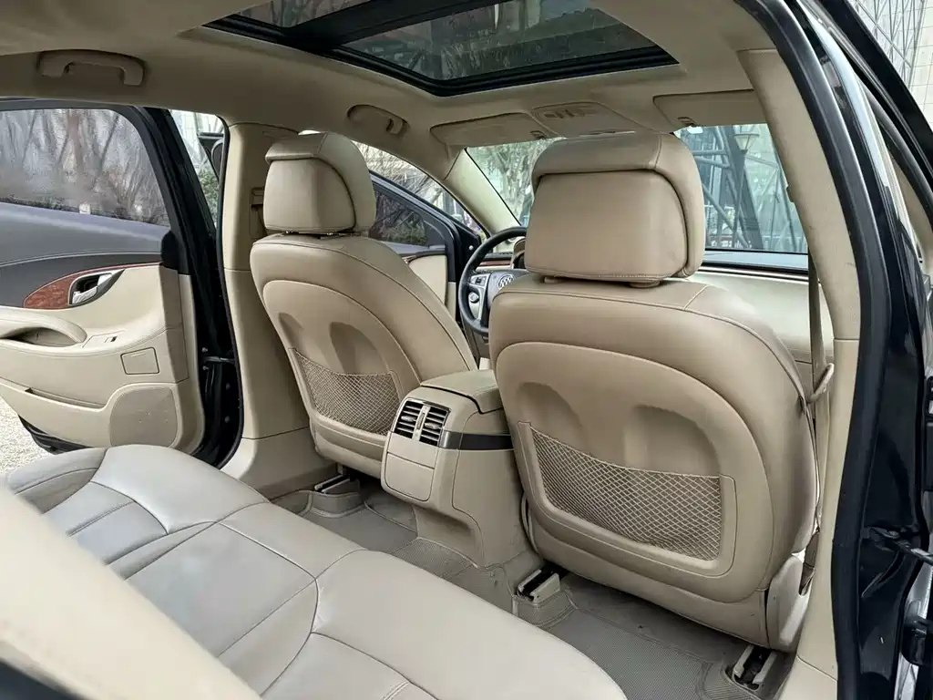 BUICK LACROSSE 2011