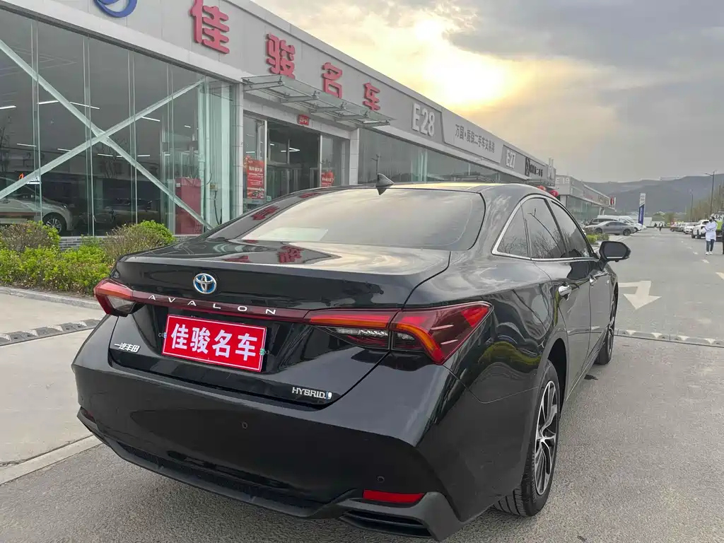 TOYOTA AVALON 2022