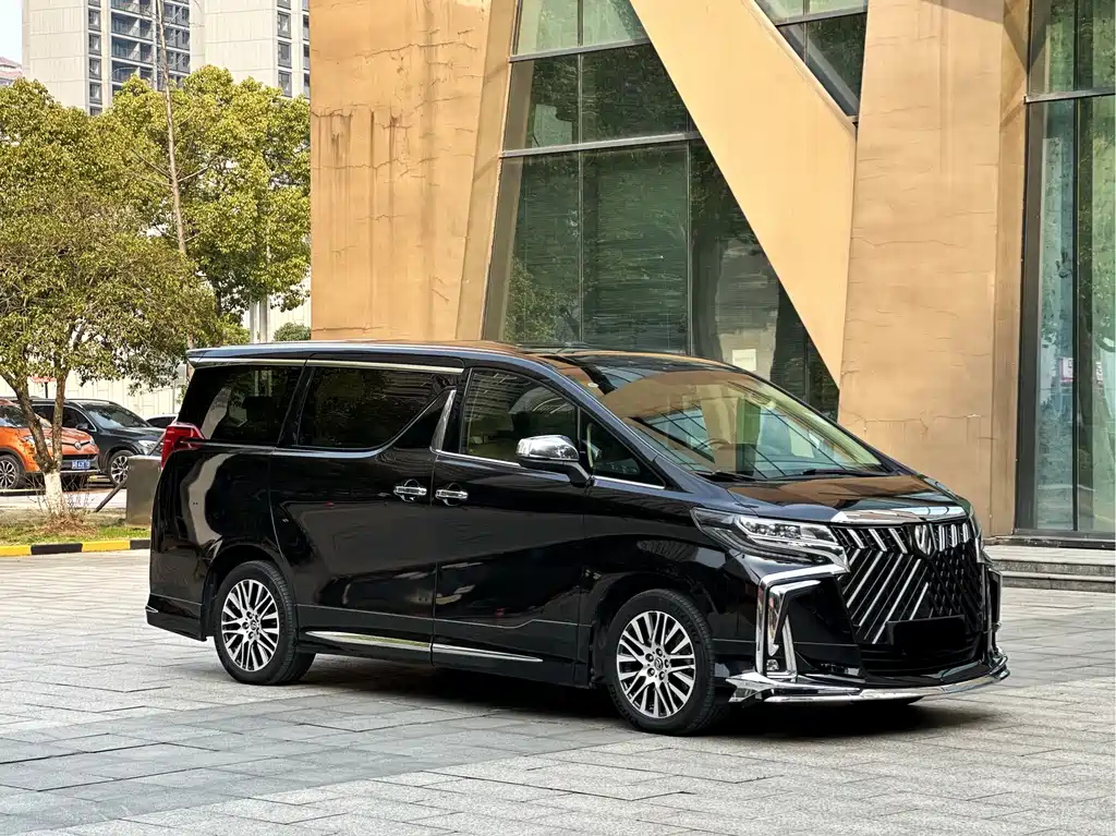 TOYOTA ALPHARD 2017