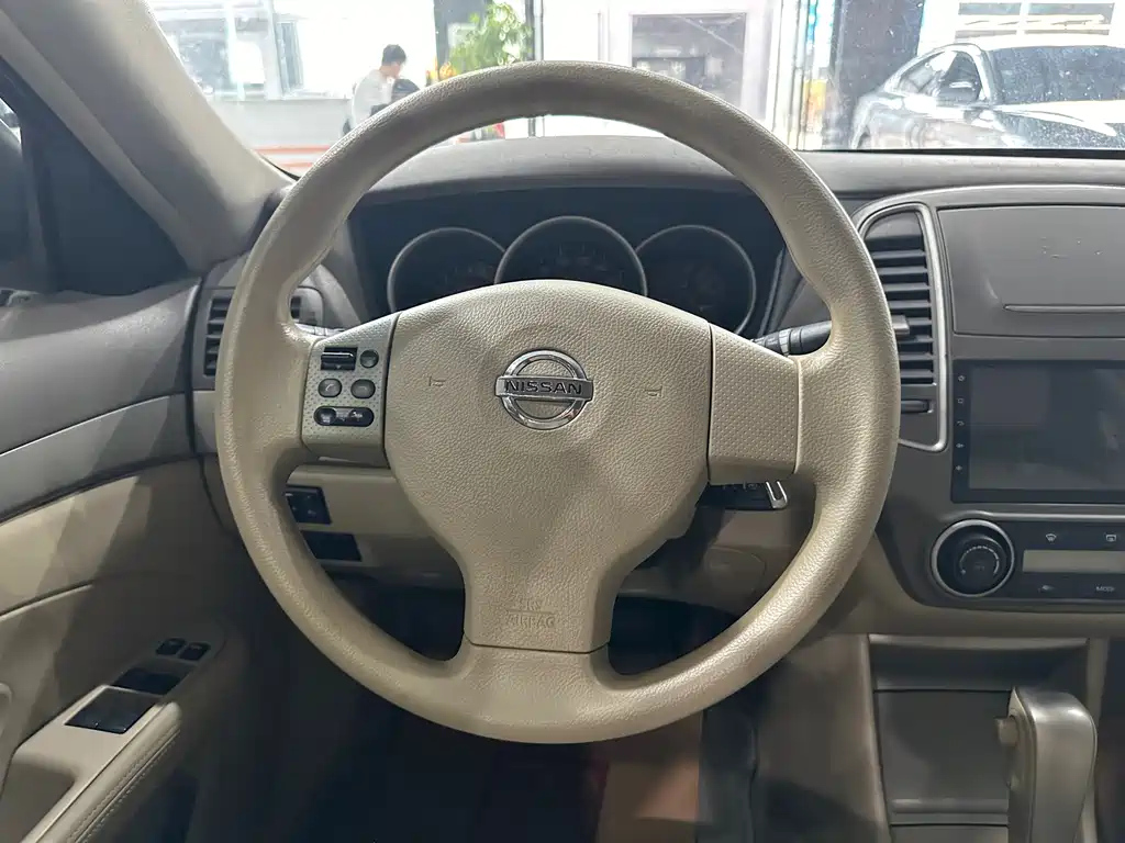 NISSAN SYLPHY 2017